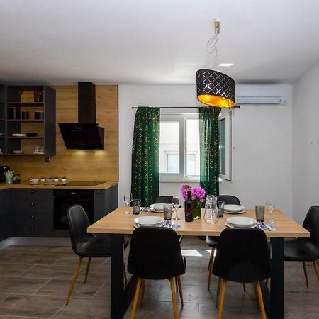 City Apartment Nora, Old Town Located, Free Parking Макарска Екстериор снимка