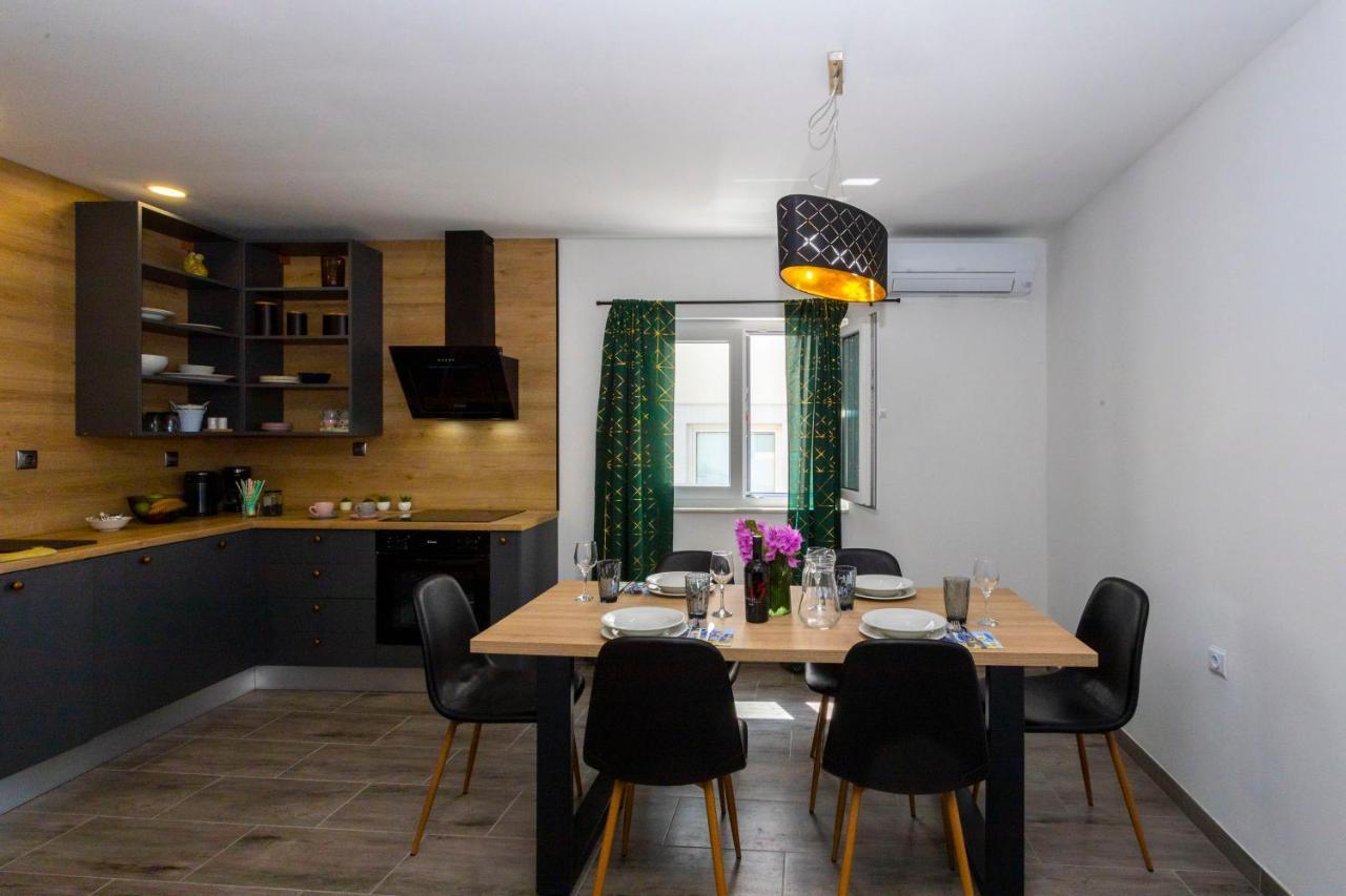 City Apartment Nora, Old Town Located, Free Parking Макарска Екстериор снимка
