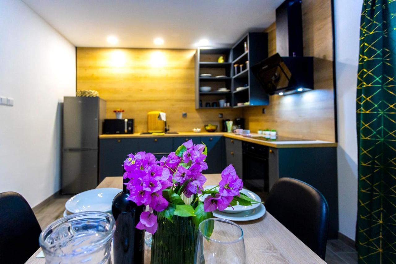 City Apartment Nora, Old Town Located, Free Parking Макарска Екстериор снимка