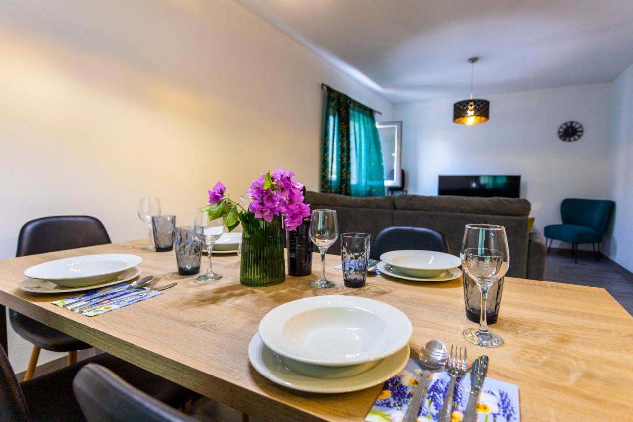 City Apartment Nora, Old Town Located, Free Parking Макарска Екстериор снимка