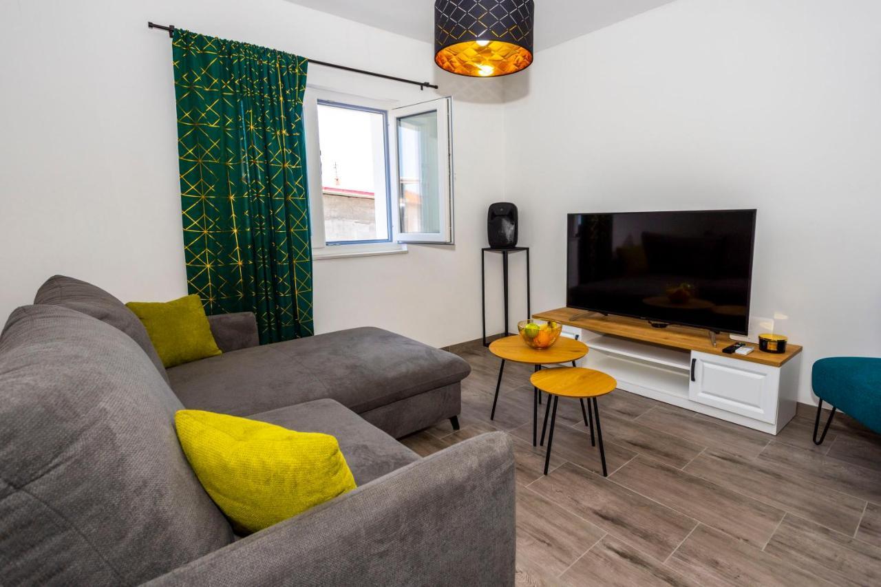 City Apartment Nora, Old Town Located, Free Parking Макарска Екстериор снимка
