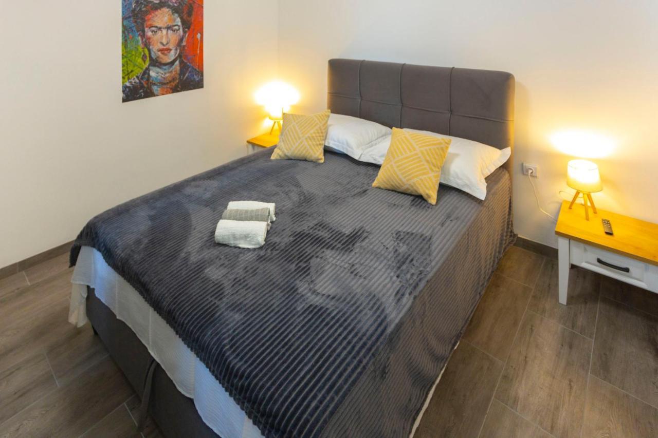 City Apartment Nora, Old Town Located, Free Parking Макарска Екстериор снимка