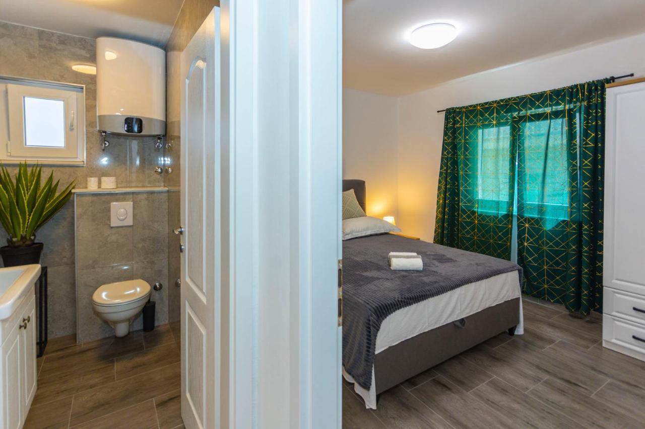 City Apartment Nora, Old Town Located, Free Parking Макарска Екстериор снимка