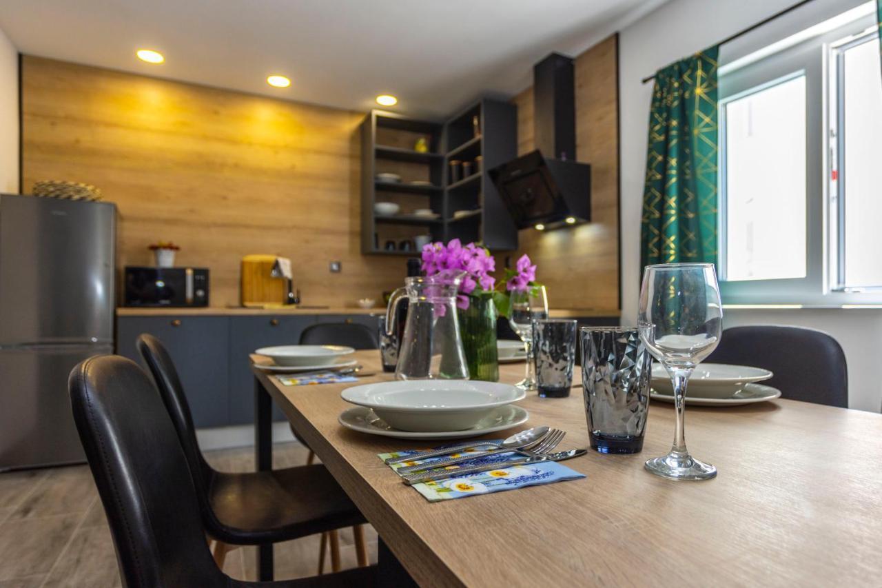 City Apartment Nora, Old Town Located, Free Parking Макарска Екстериор снимка