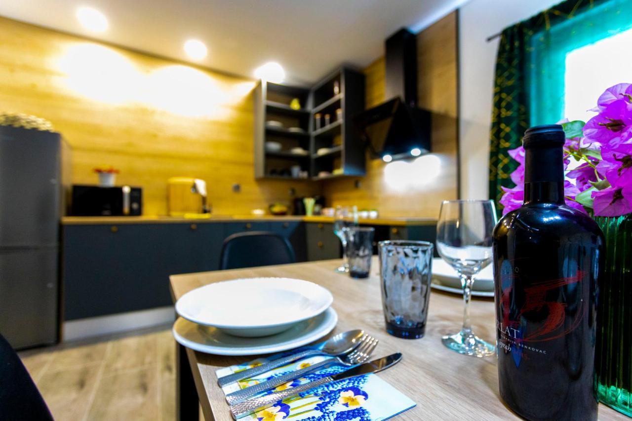 City Apartment Nora, Old Town Located, Free Parking Макарска Екстериор снимка