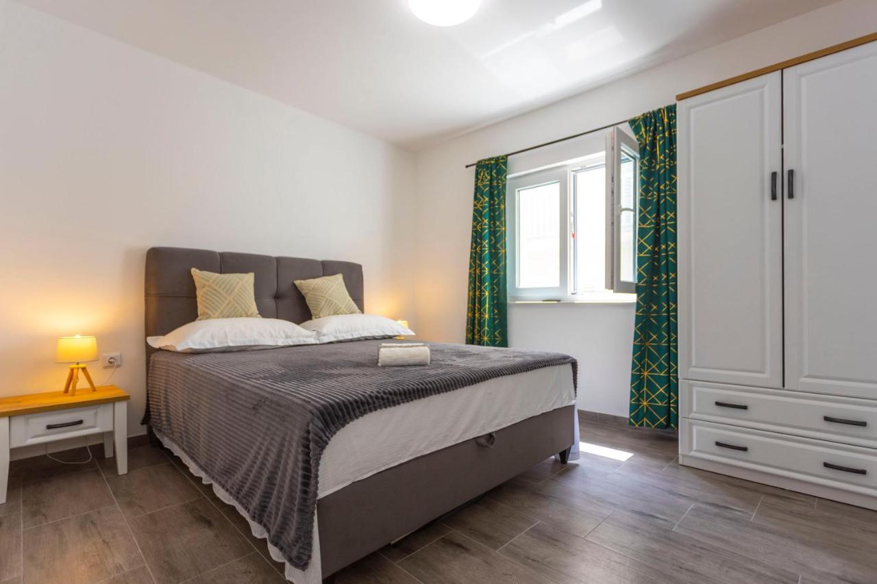City Apartment Nora, Old Town Located, Free Parking Макарска Екстериор снимка