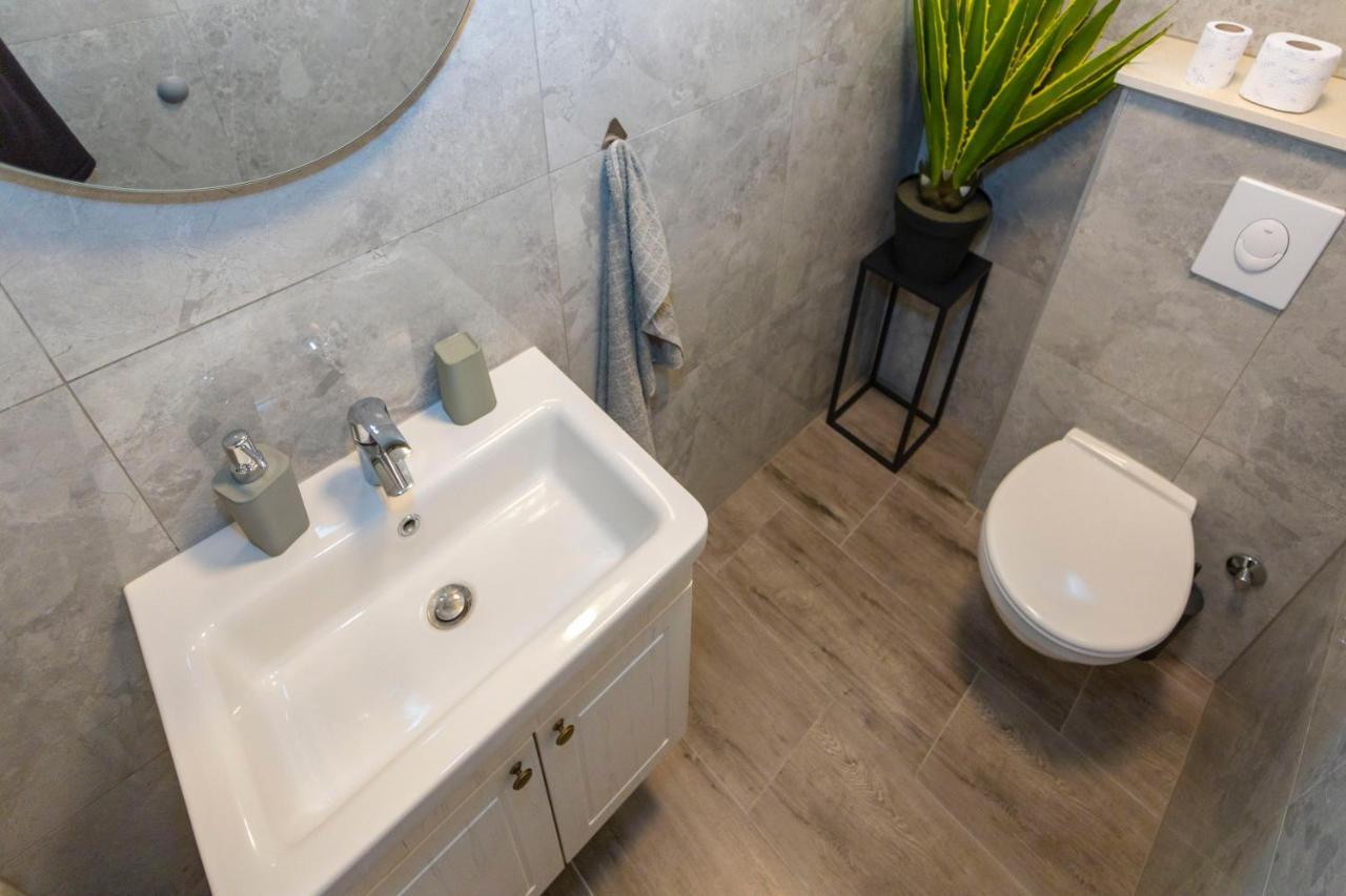 City Apartment Nora, Old Town Located, Free Parking Макарска Екстериор снимка